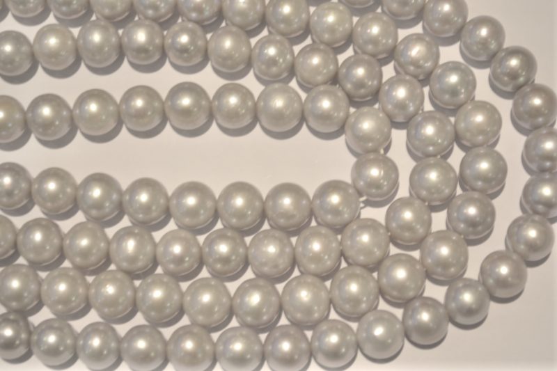 freshwater pearl strands: Grey round 9.5-10.5mm lustrous