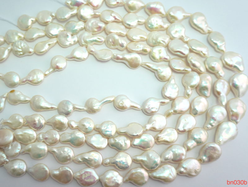 Freshwater pearl strands: Coin pearl white 20×13 lustrous